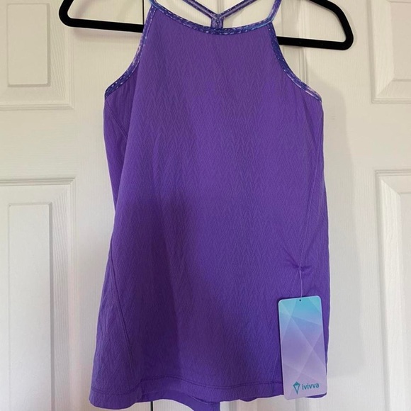 IVIVVA by LULULEMON twist and
tie tank WITH MATCHING HEADBAND - Picture 2 of 4